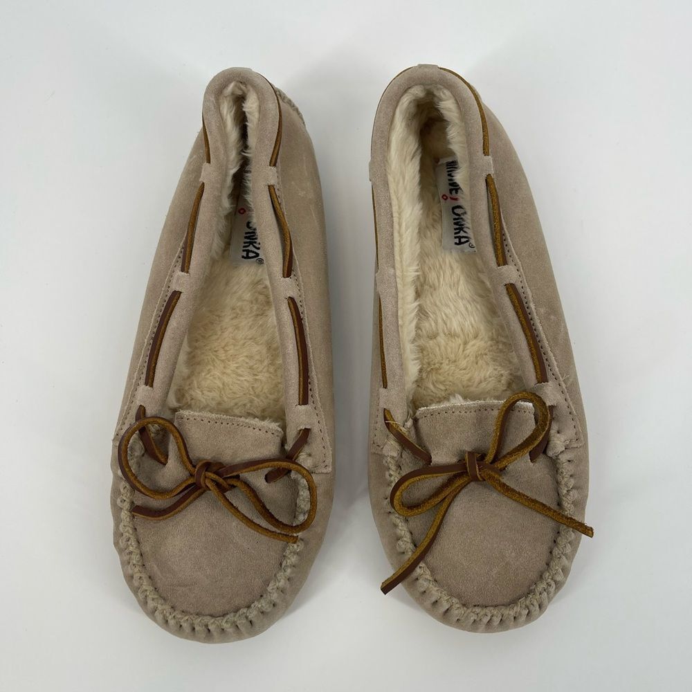 Minnetonka Women's Tan Moccasins